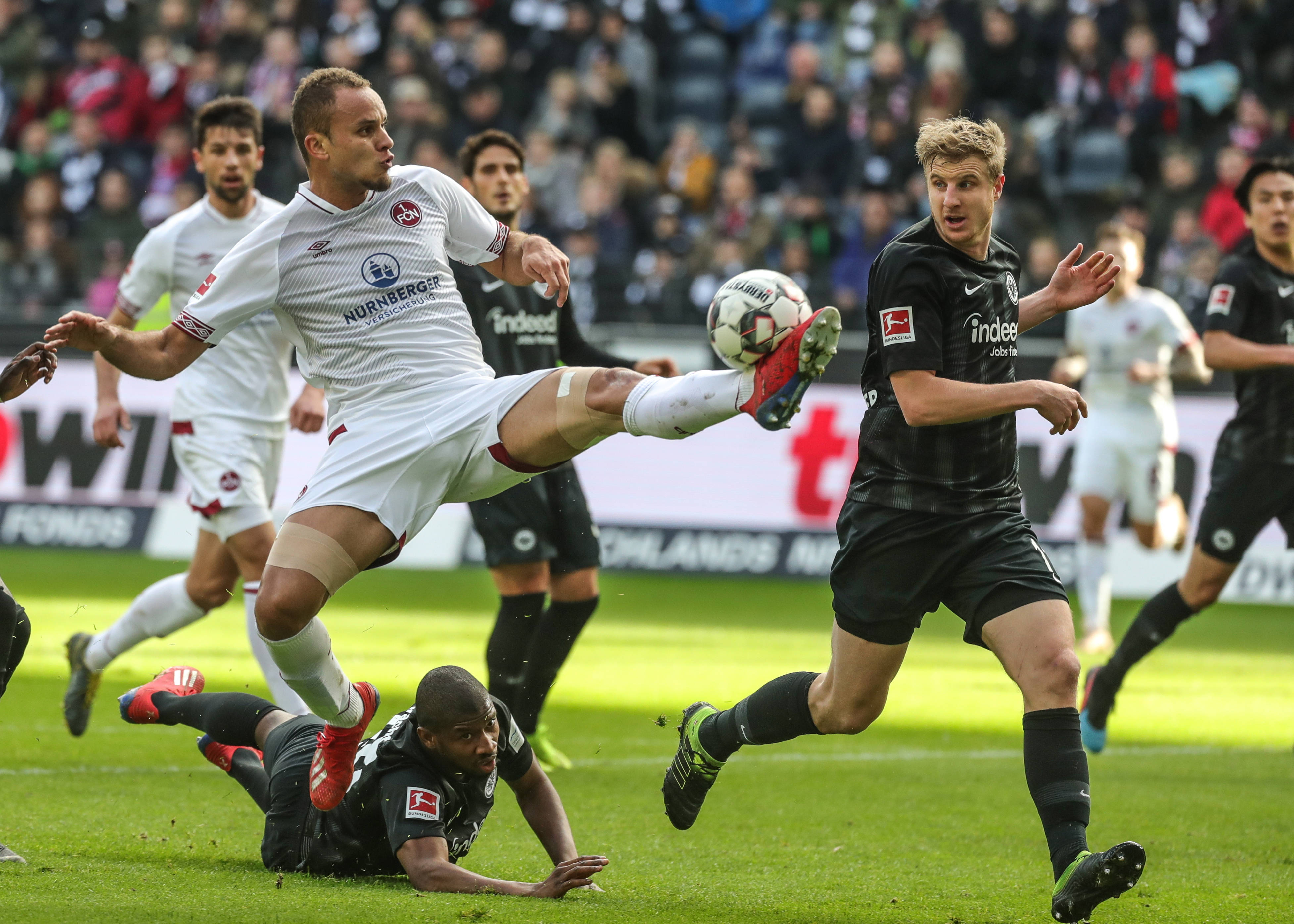 有的击球落 有的击球落