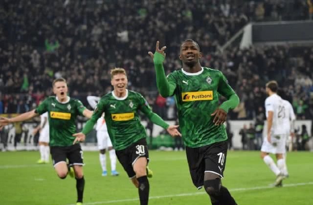 一脚势大力 一脚势大力