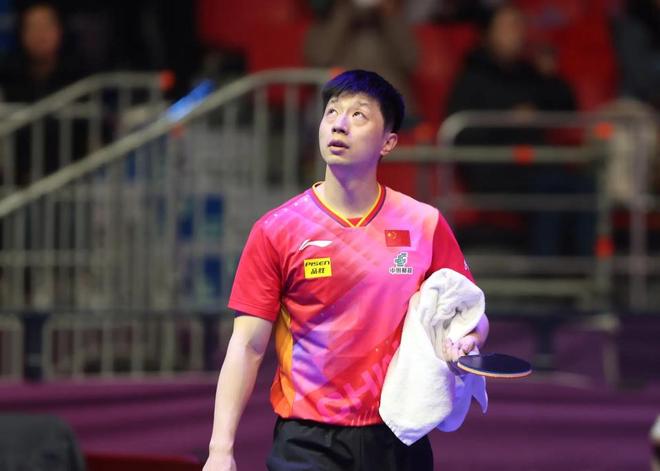 也表现出球 也表现出球